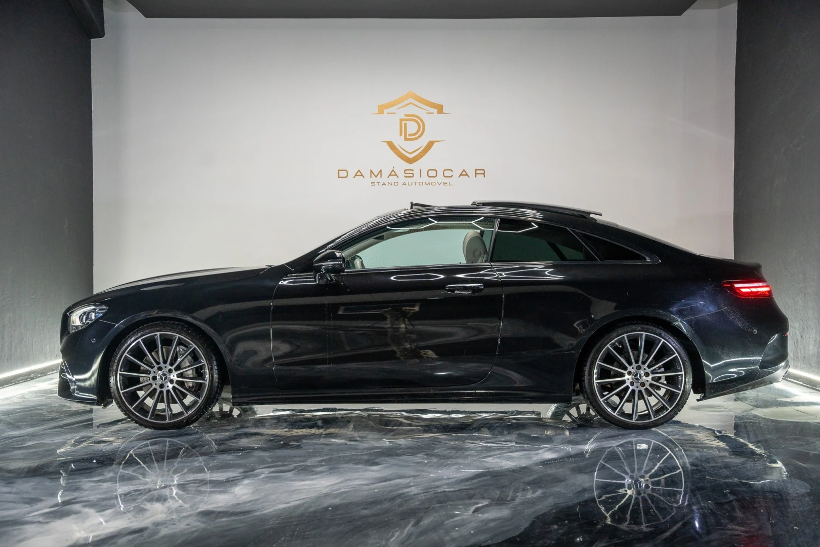 Mercedes-Benz E 220 d AMG Line