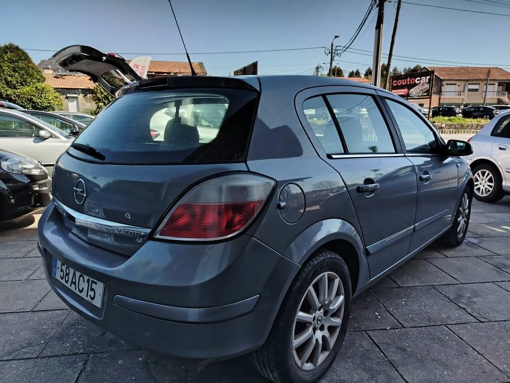 Opel Astra 1.3 CDTi Elegance