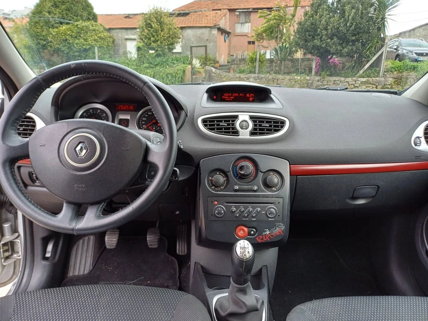 Renault Clio 1.2 16V Rip Curl