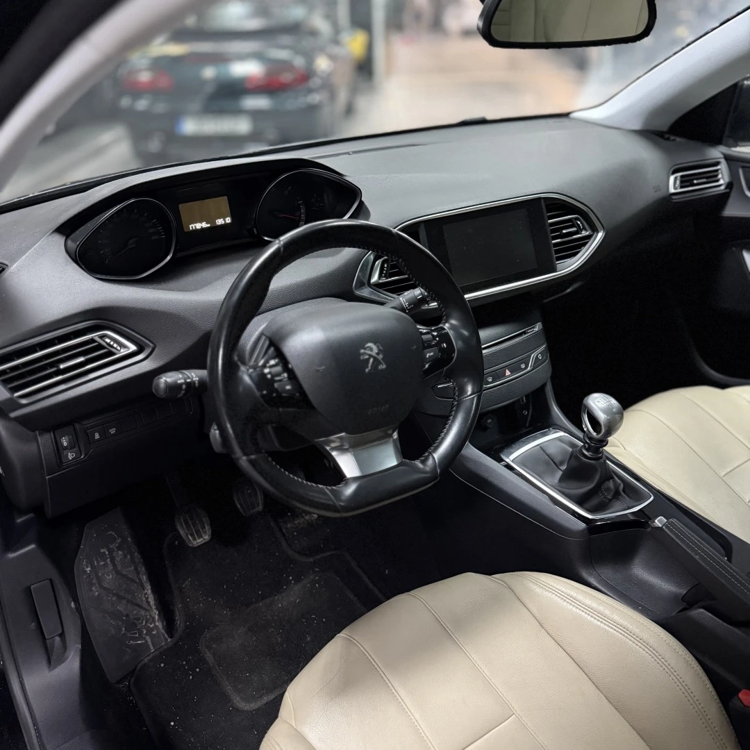 Peugeot 308 1.6 BlueHDi Allure J17