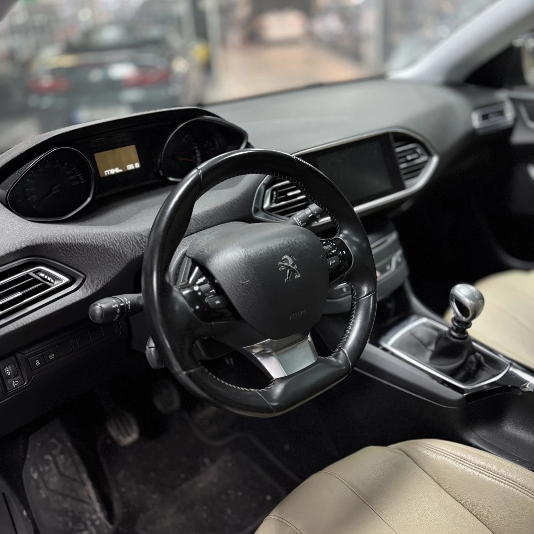Peugeot 308 1.6 BlueHDi Allure J17