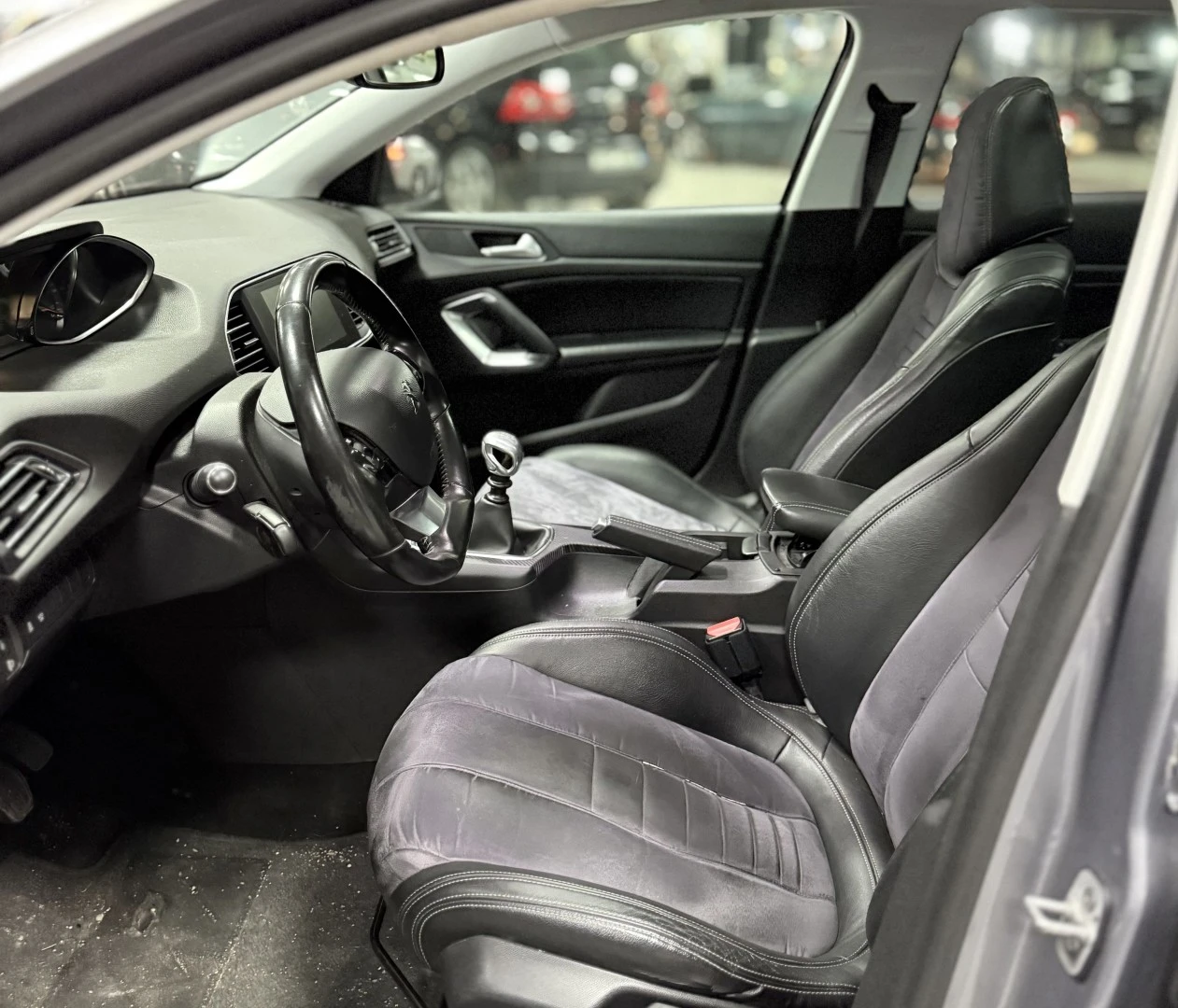 Peugeot 308 1.6 e-HDi Allure J17