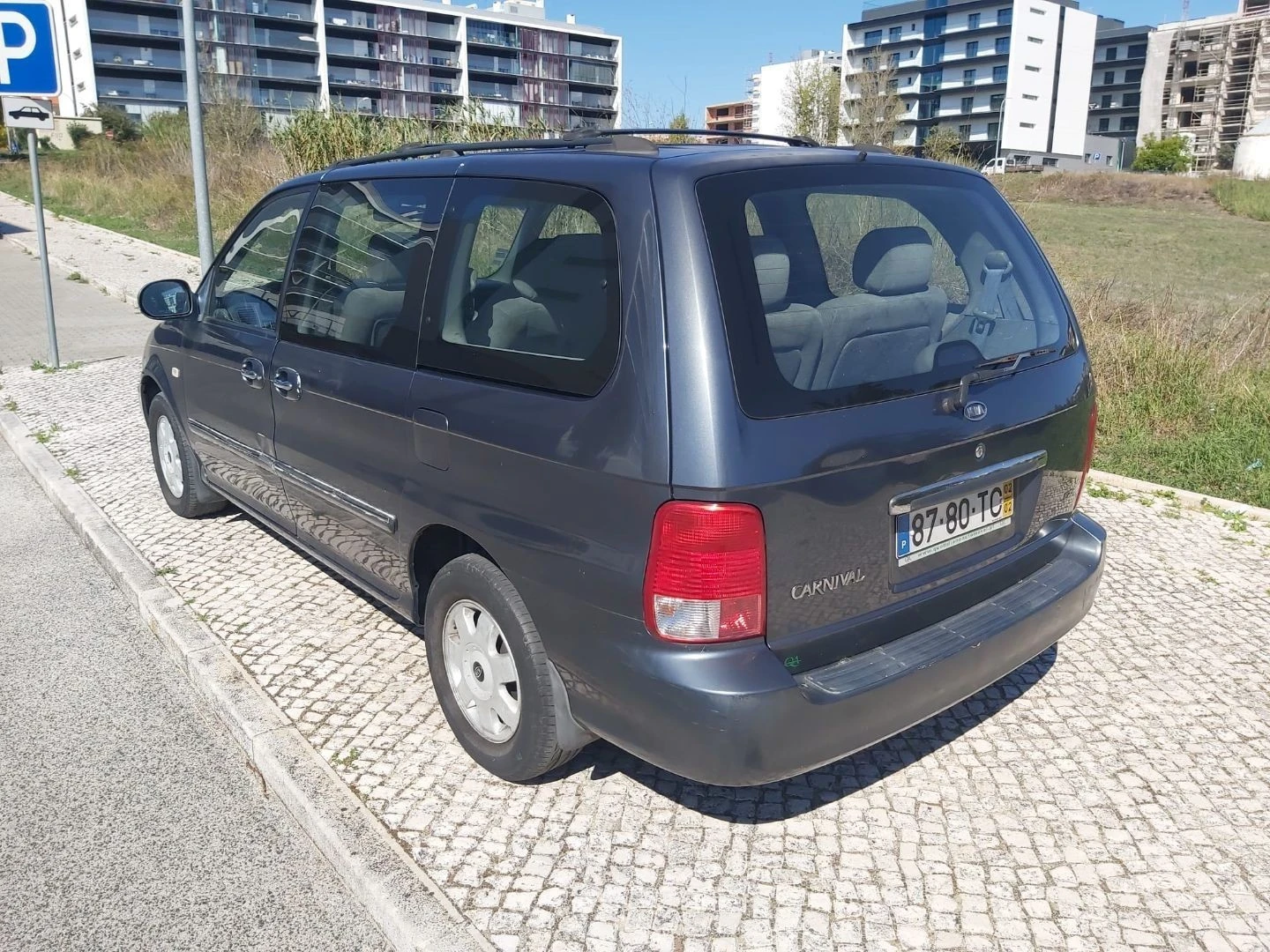 Kia Carnival 2.9 CRDi EX