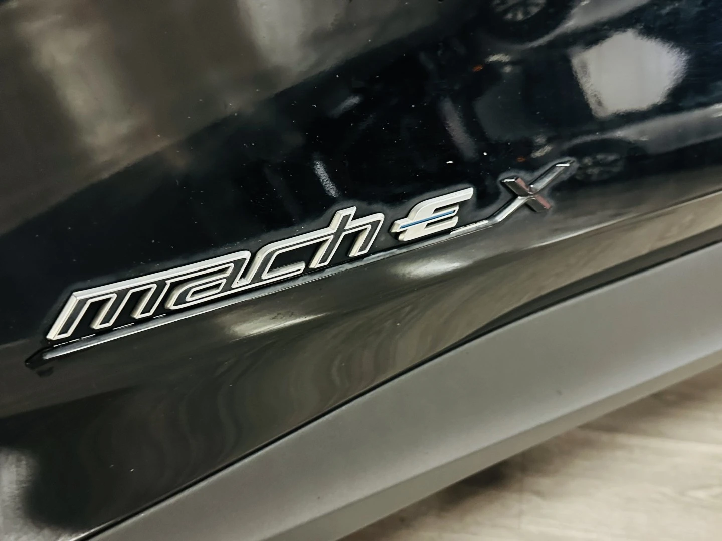 Ford Mustang Mach-E Alargada