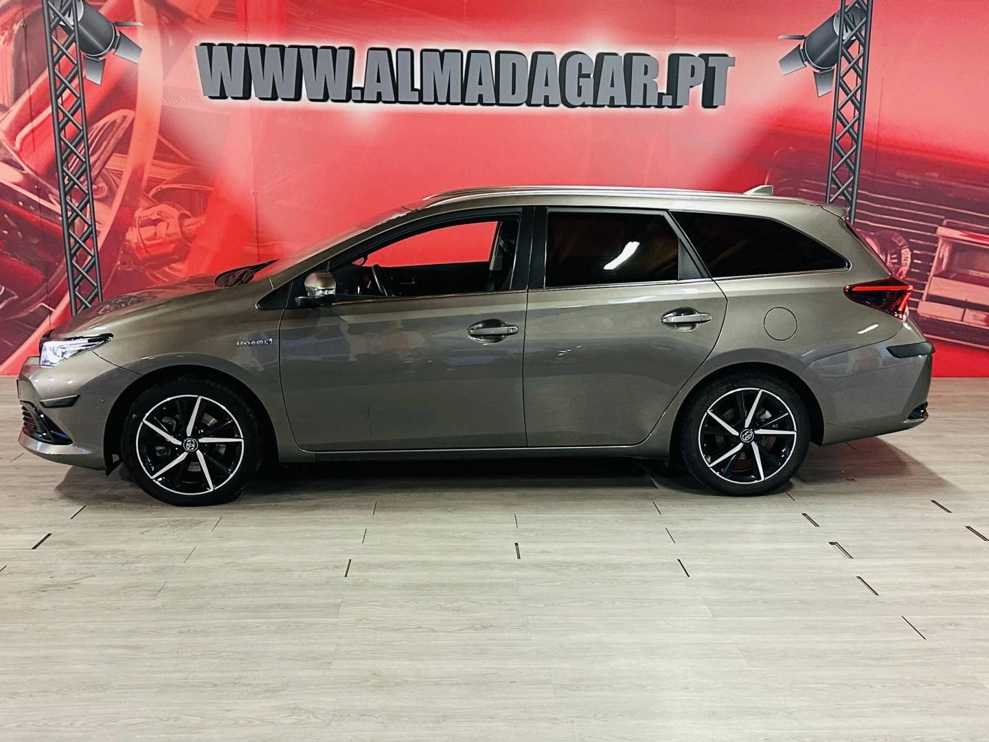 Toyota Auris Touring Sports 1.8 HSD Comfort +P.Sport+Navi