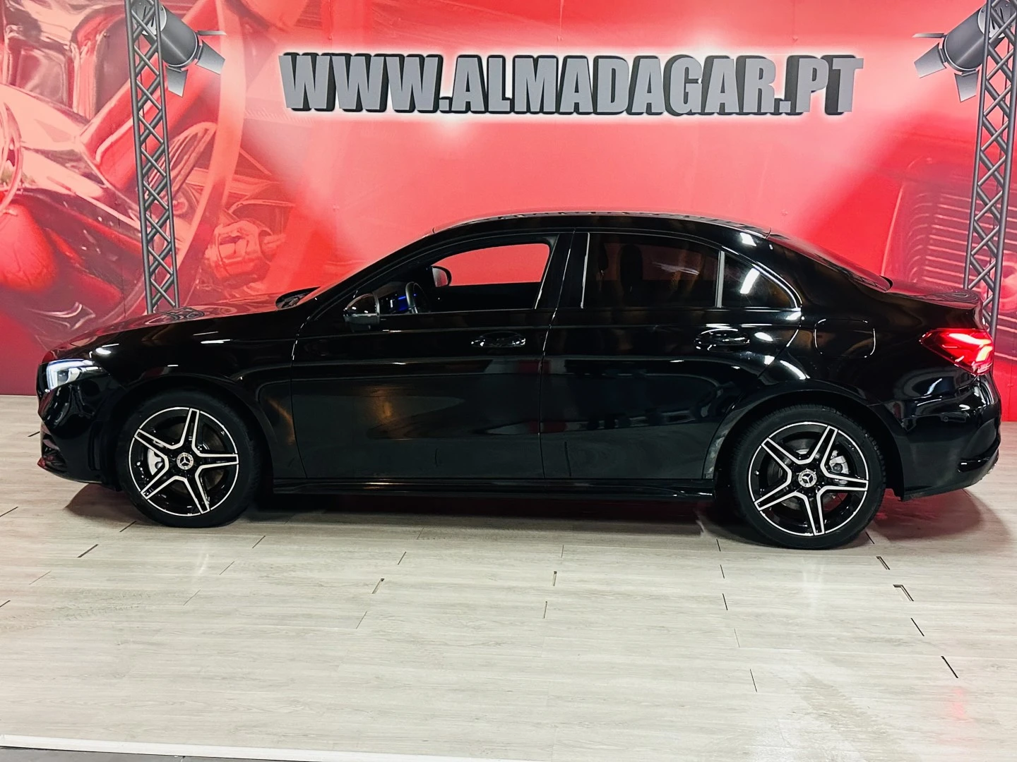 Mercedes-Benz A 250 e AMG Line