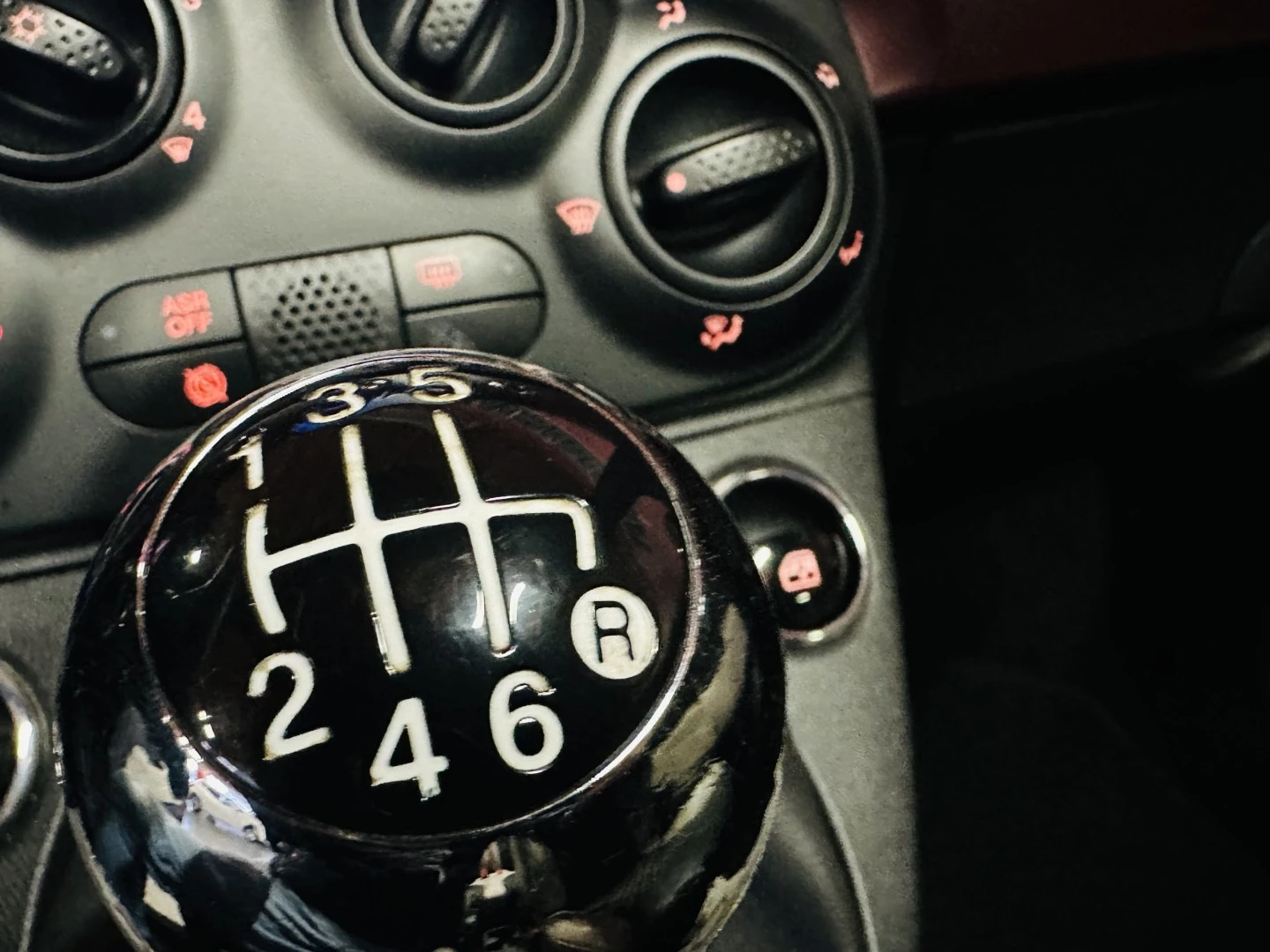 Fiat 500C 1.0 Hybrid Launch Edition