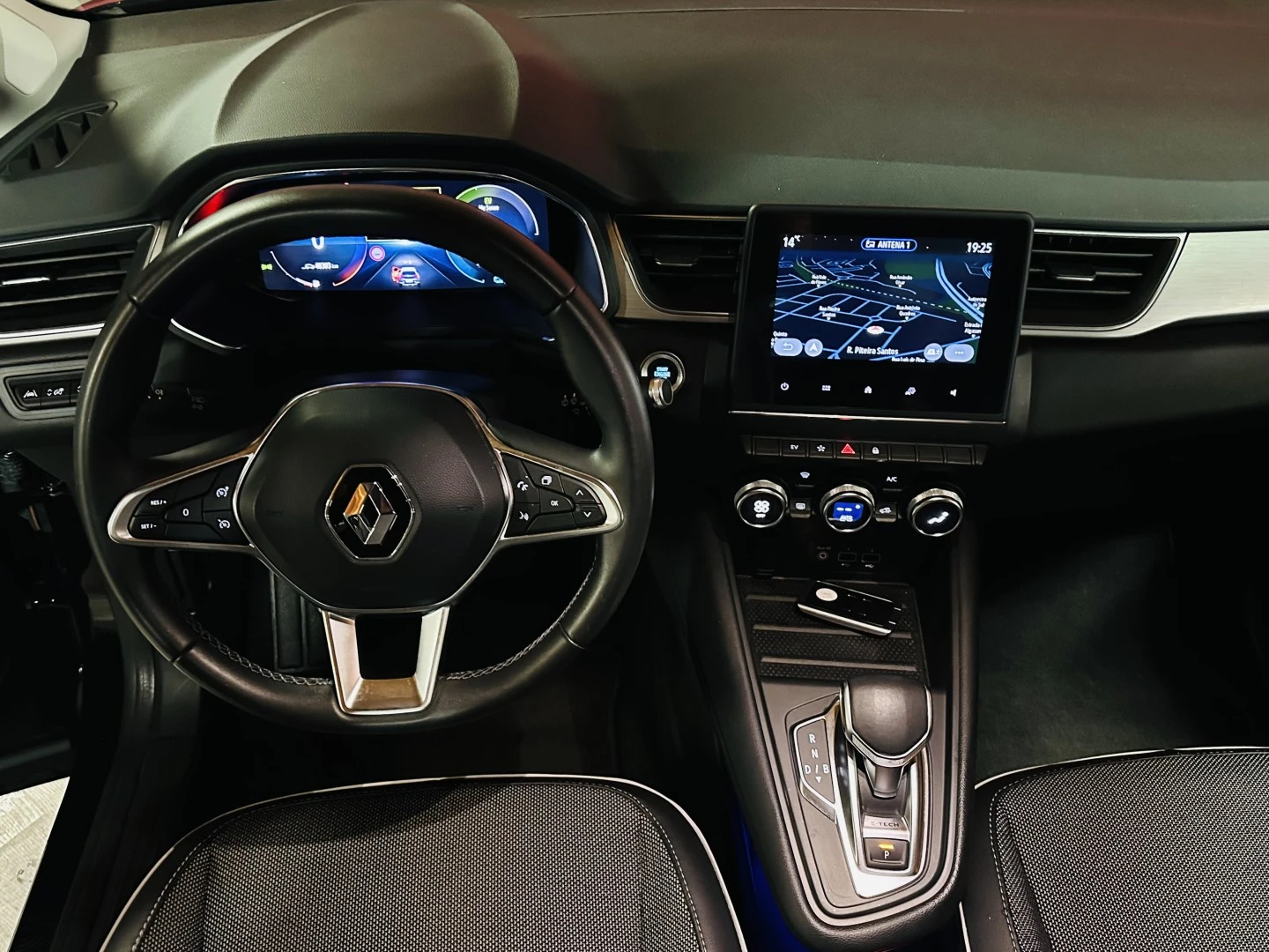 Renault Captur 1.6 E-Tech Plug-In Intens