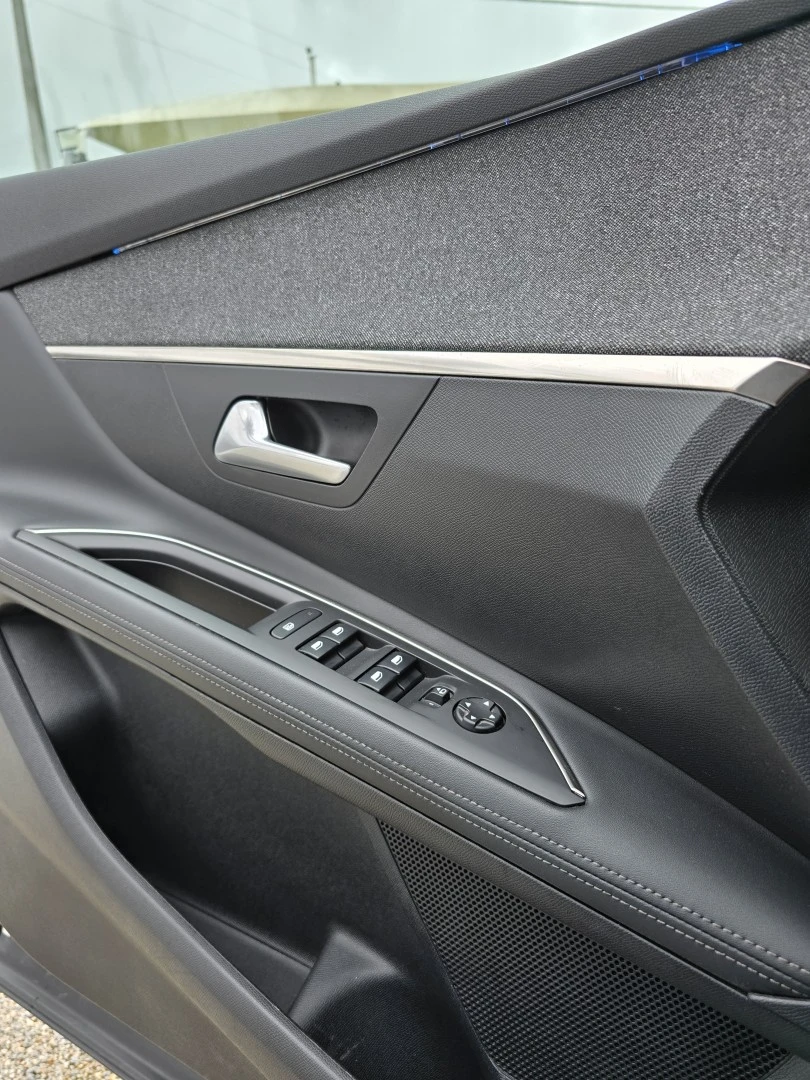 Peugeot 3008 1.2 PureTech Allure EAT8