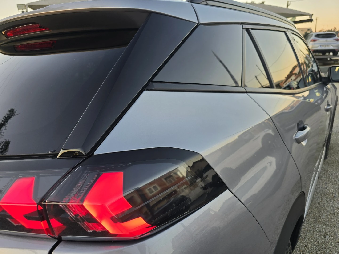 Peugeot 2008 1.2 PureTech Allure EAT8