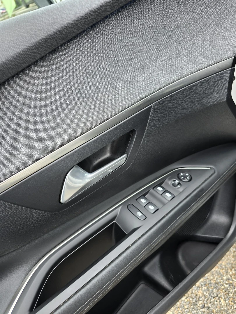 Peugeot 3008 1.2 PureTech Allure EAT8