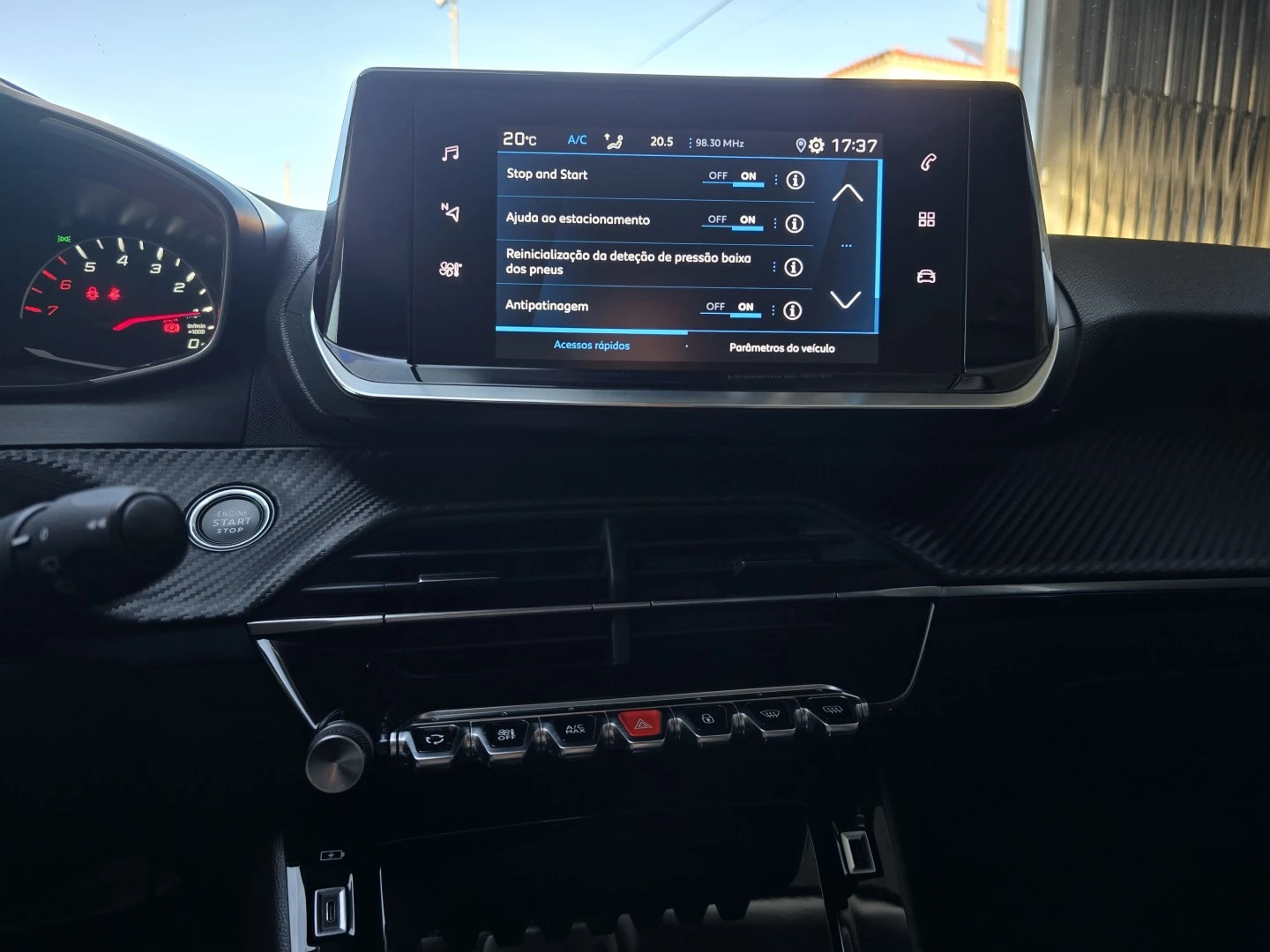 Peugeot 2008 1.2 PureTech Allure EAT8