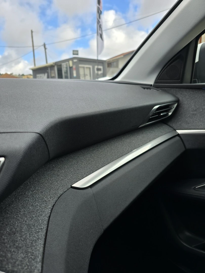 Peugeot 3008 1.2 PureTech Allure EAT8