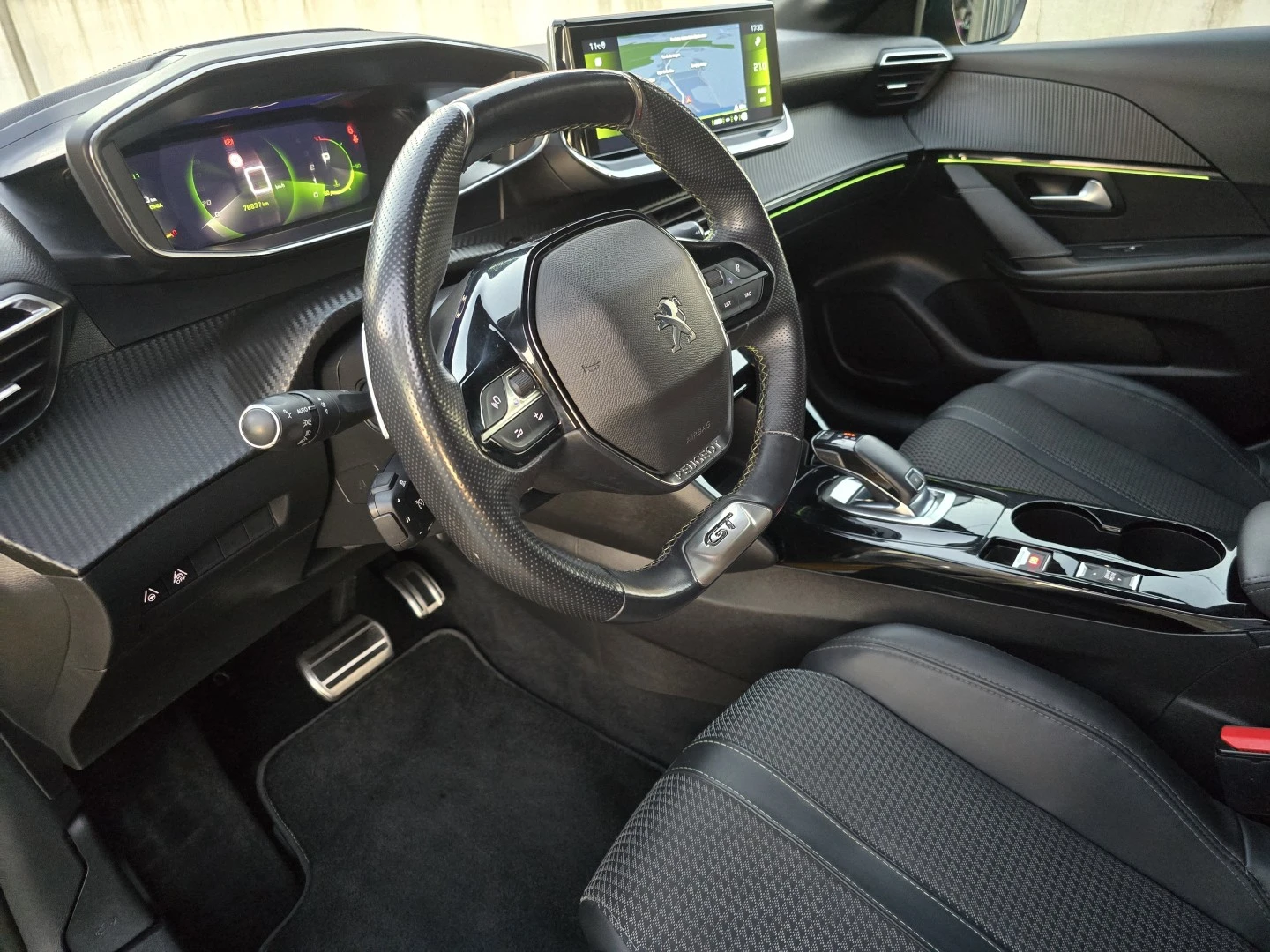 Peugeot 208 1.2 PureTech GT Line EAT8