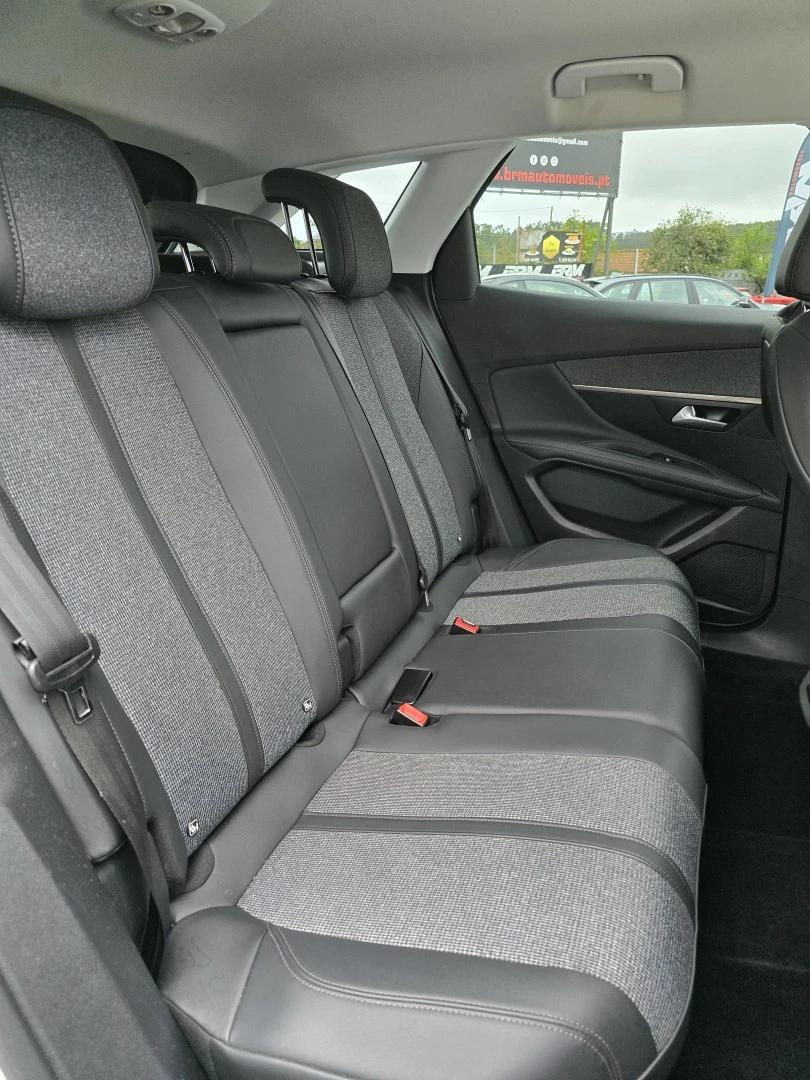 Peugeot 3008 1.2 PureTech Allure EAT8