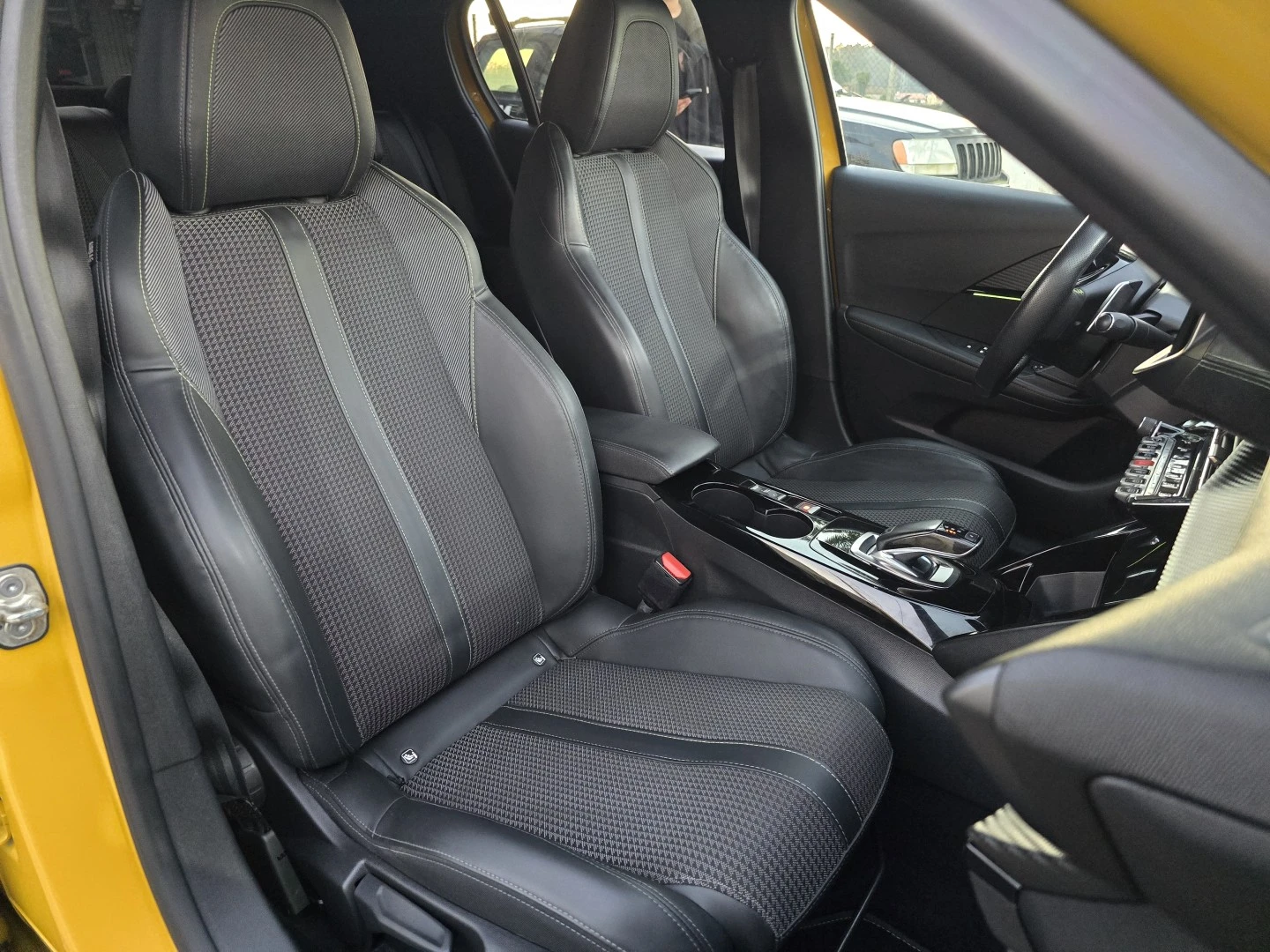 Peugeot 208 1.2 PureTech GT Line EAT8