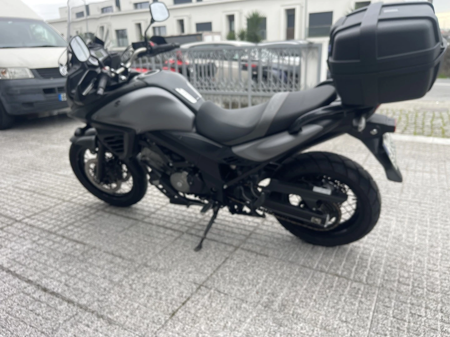 Suzuki DL  V-STRON 650