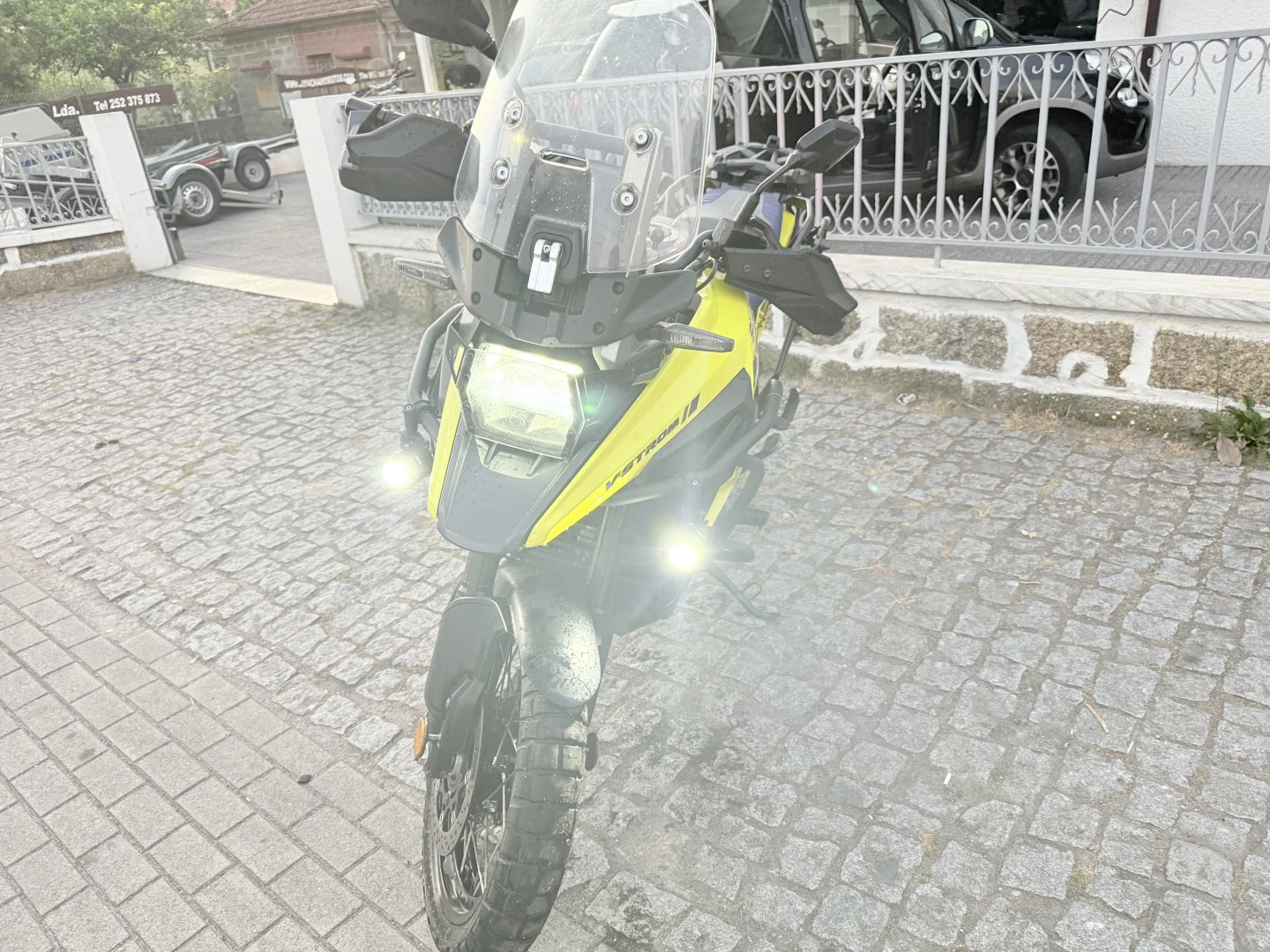 Suzuki DL  V  Strom 1050
