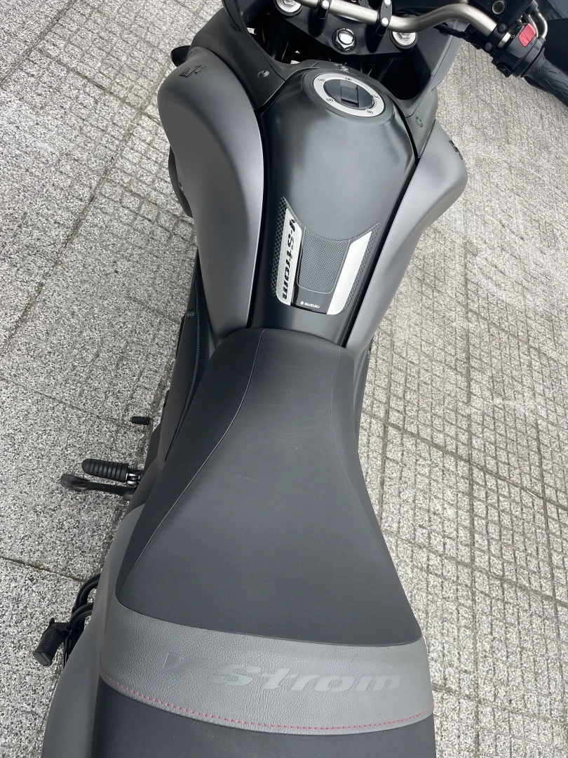 Suzuki DL  V-STRON 650