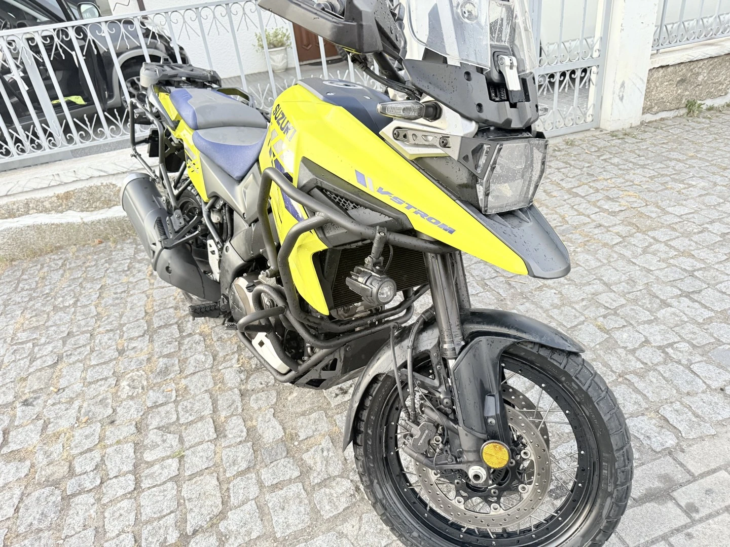 Suzuki DL  V  Strom 1050