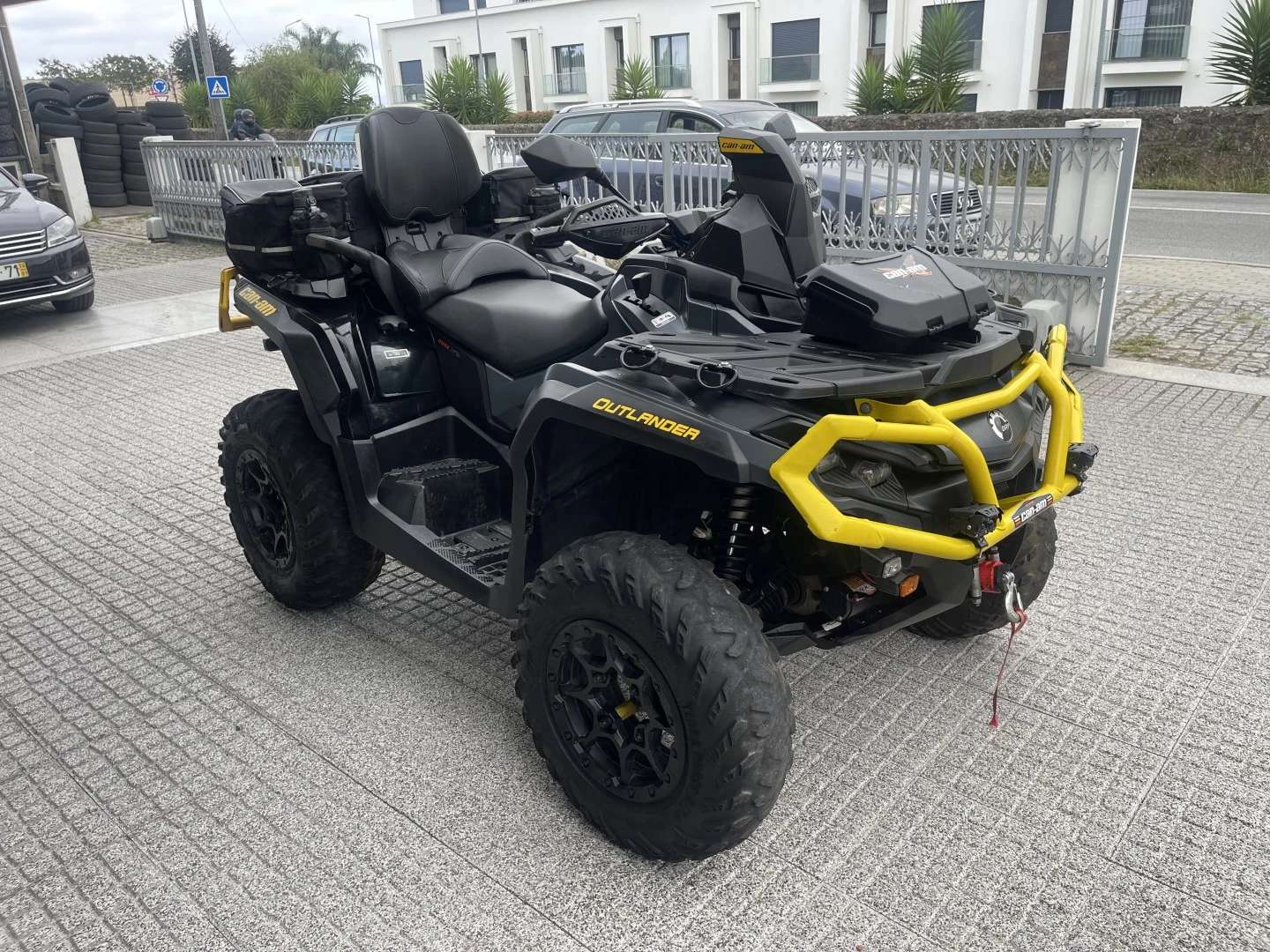 Bombardier Outlander  650 XT-P