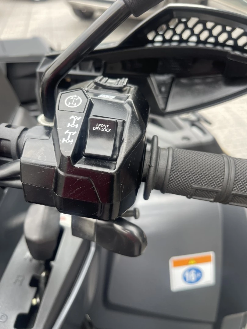 Bombardier Outlander  650 XT-P