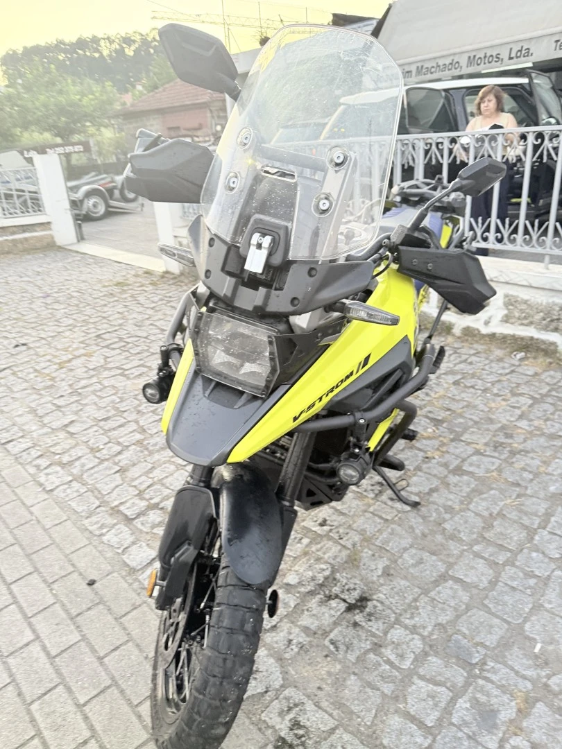 Suzuki DL  V  Strom 1050