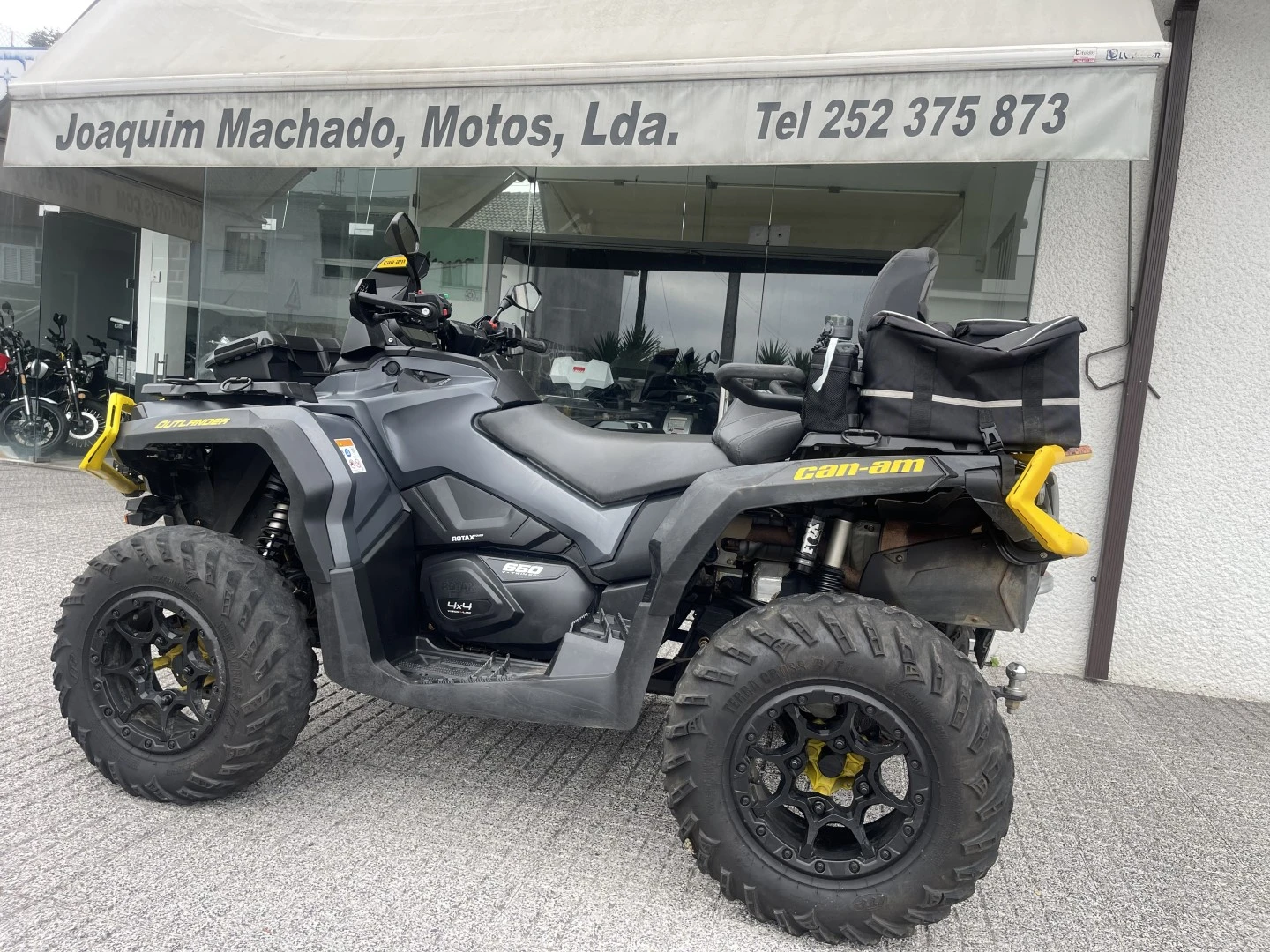 Bombardier Outlander  650 XT-P