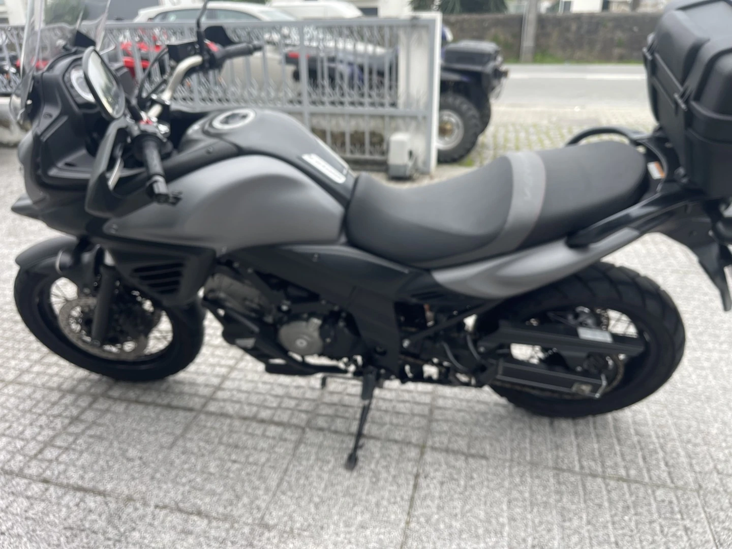 Suzuki DL  V-STRON 650