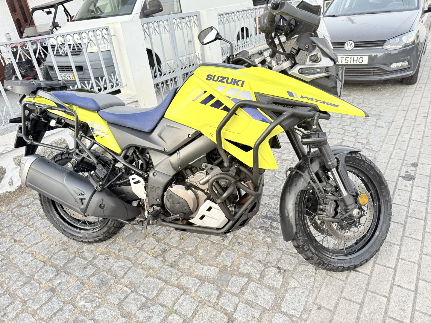 Suzuki DL  V  Strom 1050