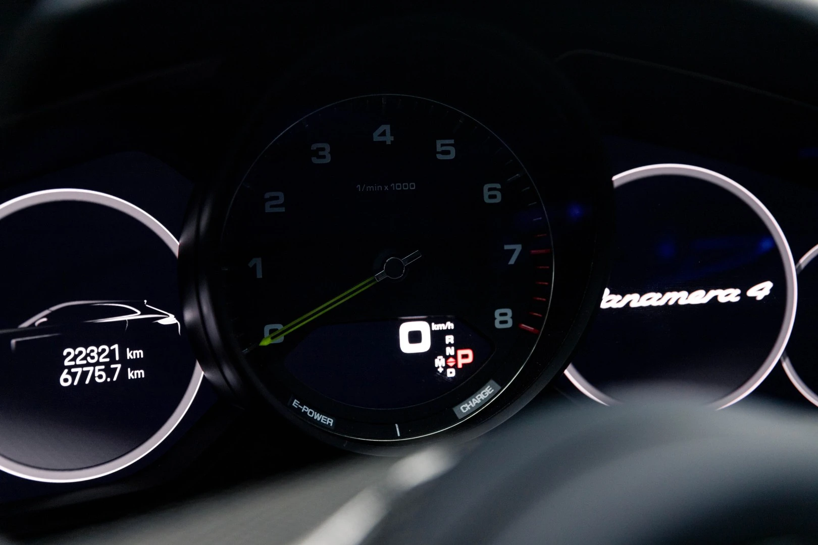 Porsche Panamera Sport Turismo 4 E-Hybrid Platinum Edition