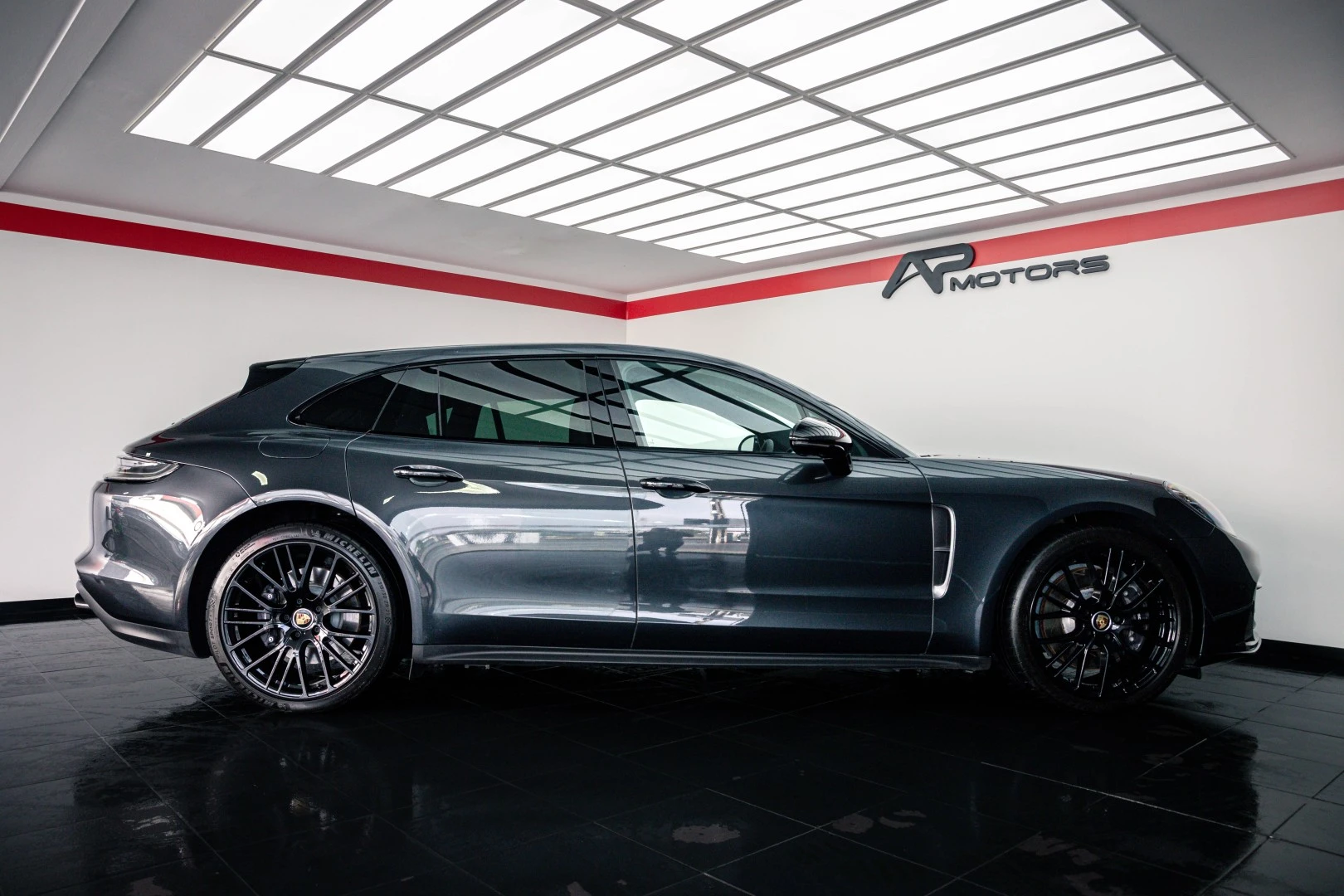 Porsche Panamera Sport Turismo 4 E-Hybrid Platinum Edition
