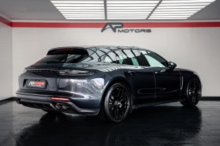 Porsche Panamera Sport Turismo 4 E-Hybrid Platinum Edition