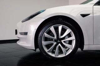 Tesla Model 3 Long-Range Dual Motor AWD