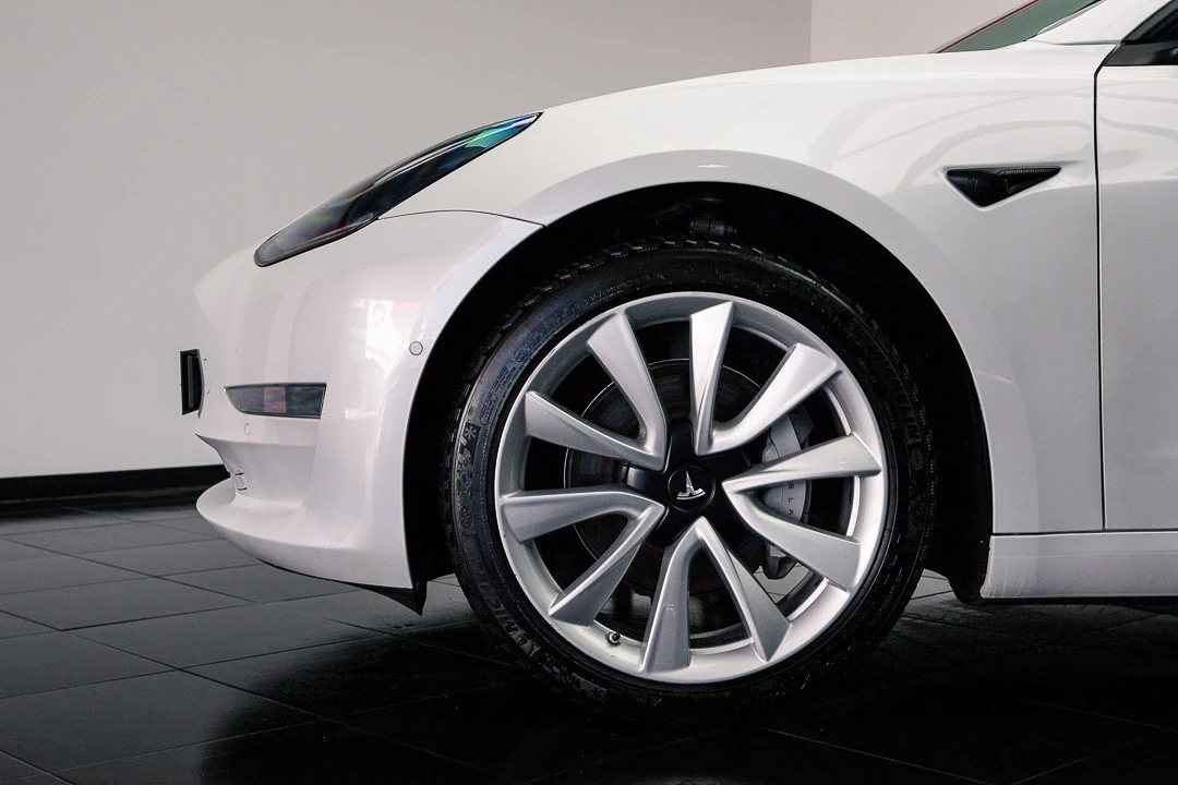 Tesla Model 3 Standard Range Plus RWD