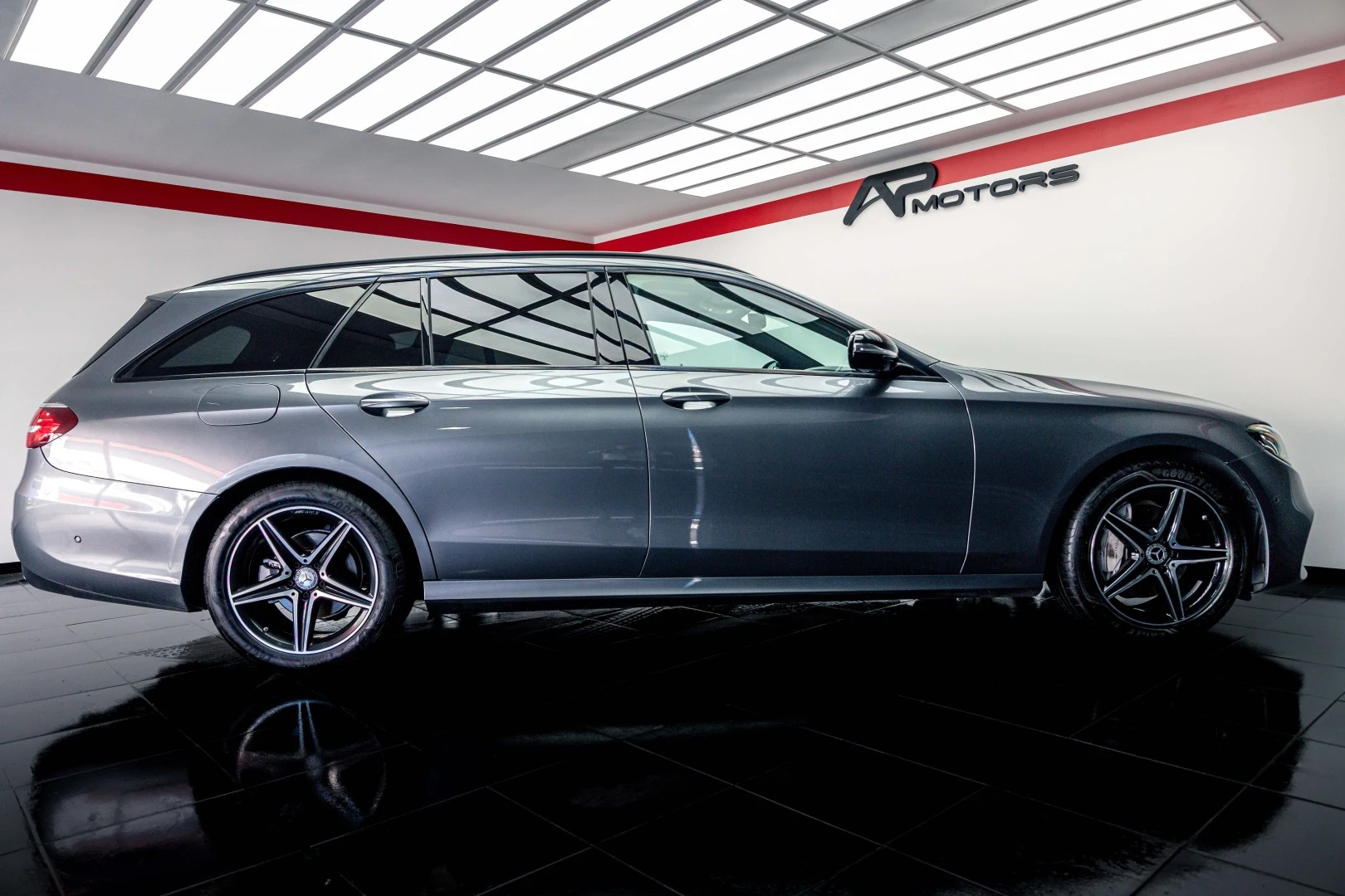 Mercedes-Benz E 220 D AMG