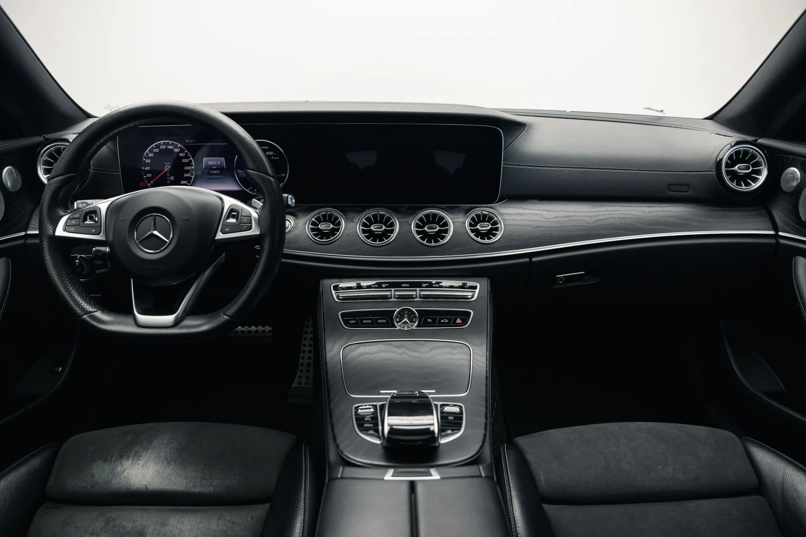 Mercedes-Benz E 220 d AMG Line
