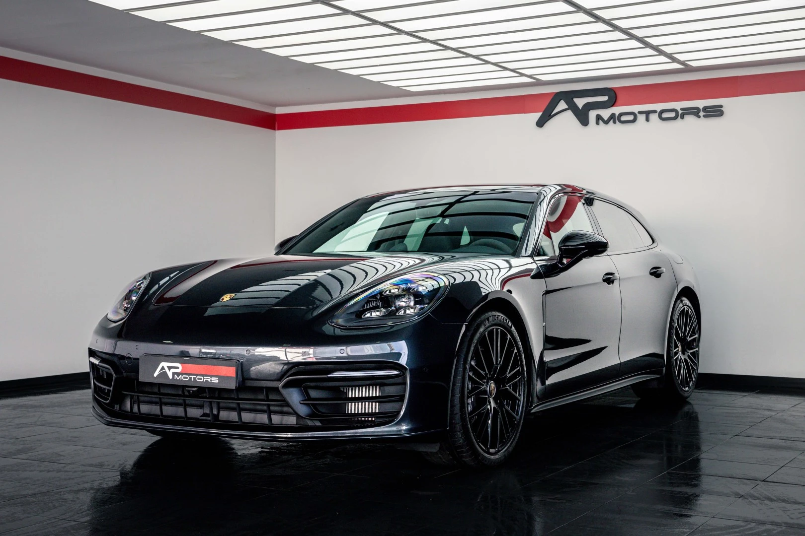 Porsche Panamera Sport Turismo 4 E-Hybrid Platinum Edition