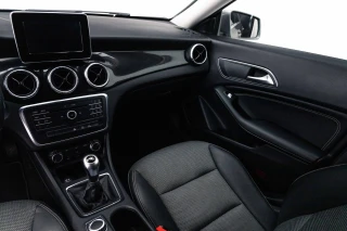 Mercedes-Benz CLA 180 Urban