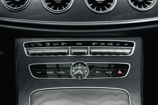 Mercedes-Benz E 220 d AMG Line