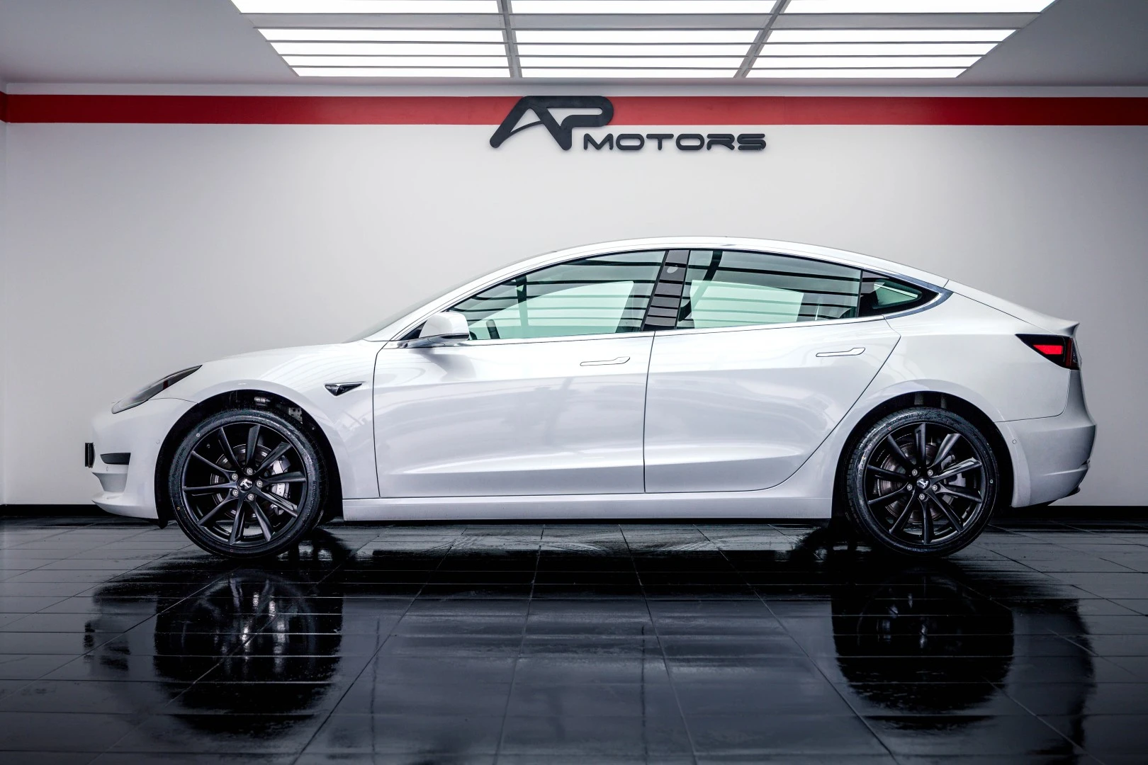 Tesla Model 3 Standard Range Plus RWD