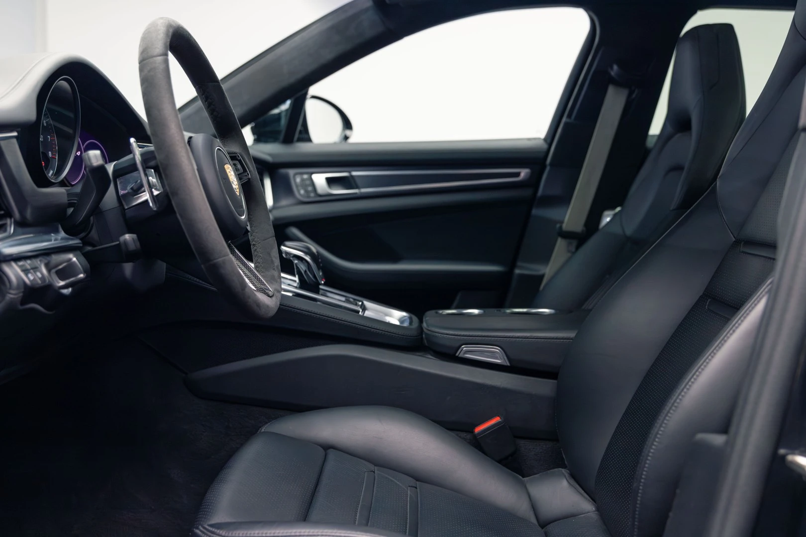 Porsche Panamera Sport Turismo 4 E-Hybrid Platinum Edition