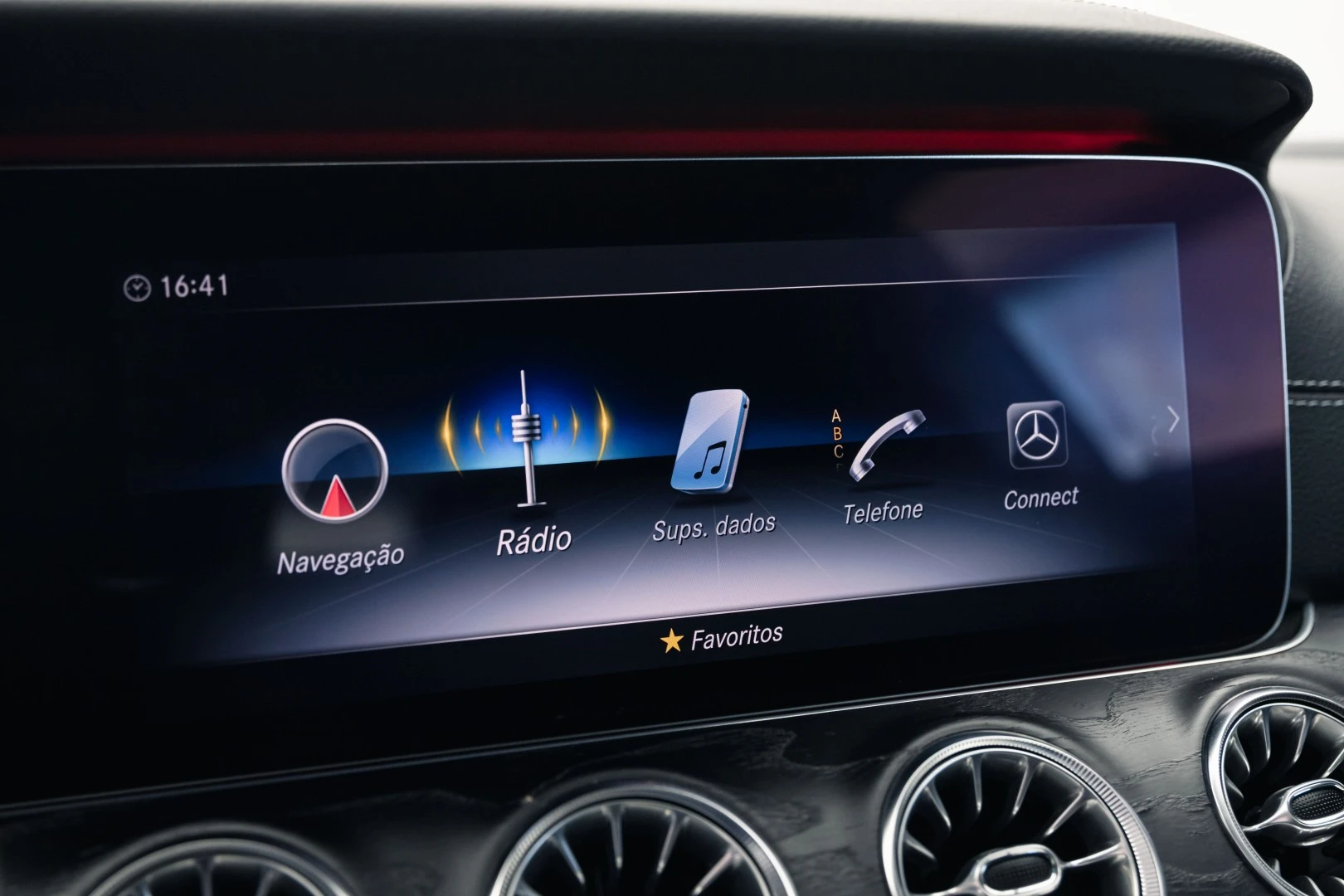 Mercedes-Benz E 220 d AMG Line