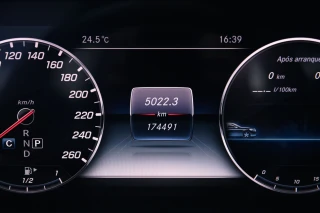 Mercedes-Benz E 220 d AMG Line