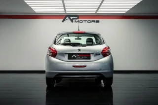 Peugeot 208 1.2 VTi Access