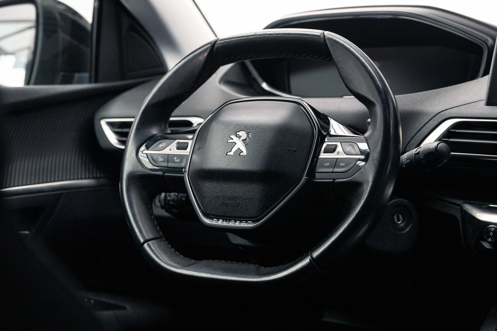 Peugeot 3008 1.6 BlueHDi Style EAT6