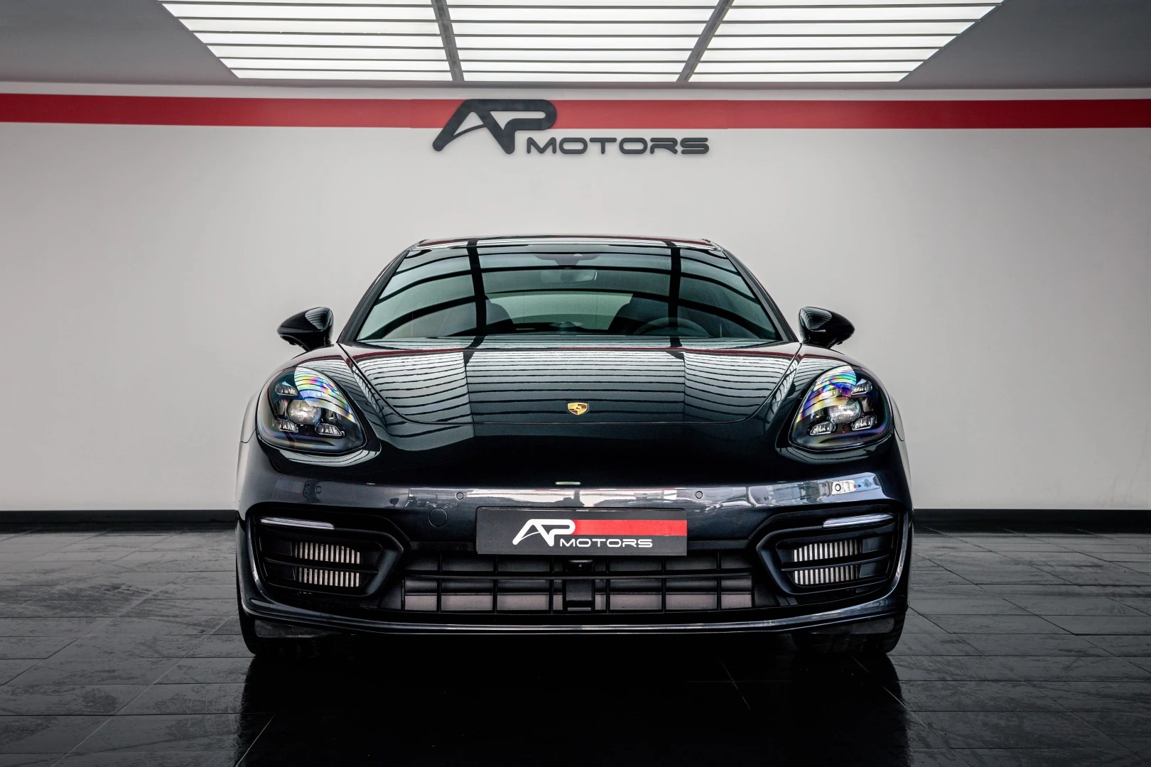 Porsche Panamera Sport Turismo 4 E-Hybrid Platinum Edition