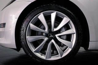 Tesla Model 3 Long-Range Dual Motor AWD