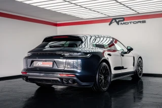 Porsche Panamera Sport Turismo 4 E-Hybrid Platinum Edition