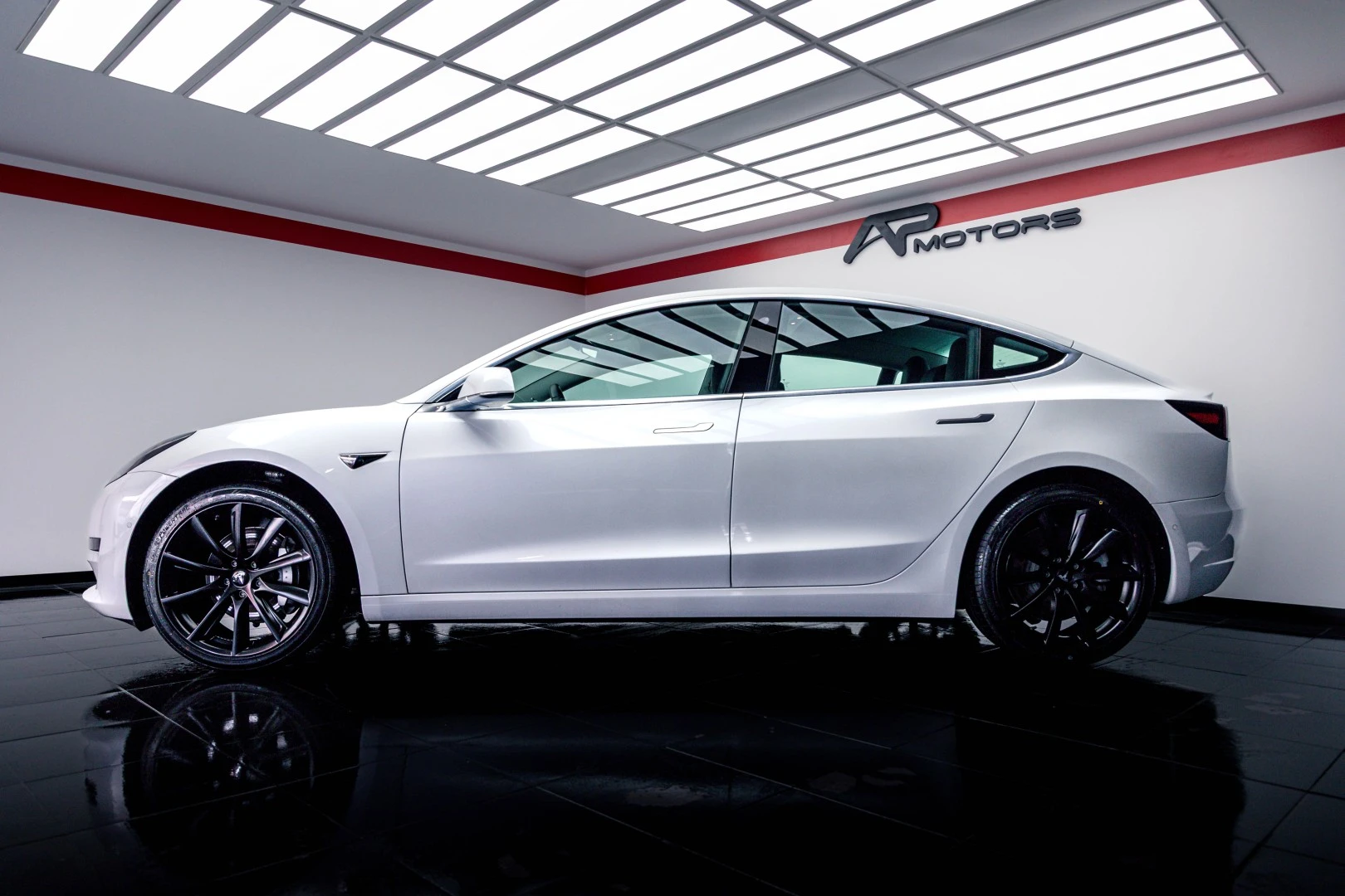 Tesla Model 3 Standard Range Plus RWD